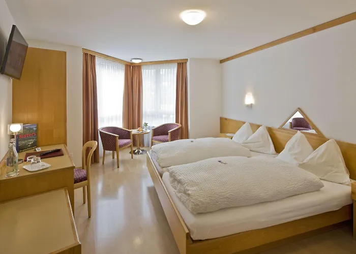 Alex Business & 4* ナータース